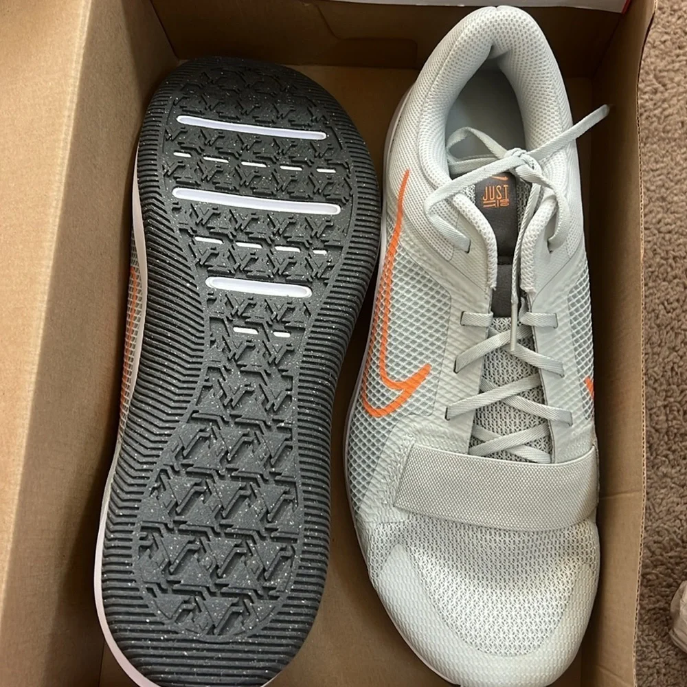 Men's Nike MC Trainer 2, Size 11.5